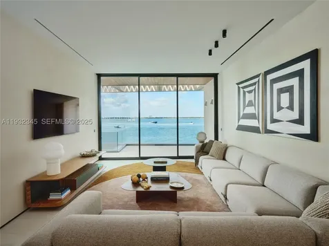 1413 N Venetian Way Miami FL 33139