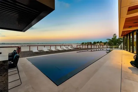 1413 N Venetian Way Miami FL 33139