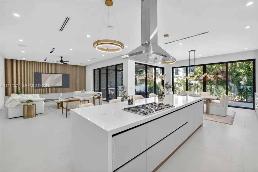 1013 SE 9th Street Fort Lauderdale FL 33316