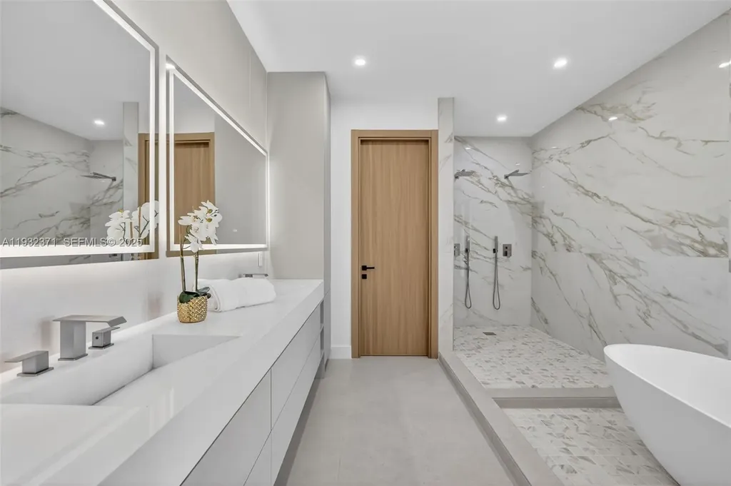 1013 SE 9th Street Fort Lauderdale FL 33316