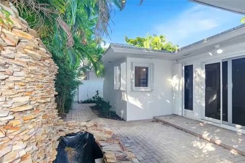 205 NE 16th Terrace Fort Lauderdale FL 33301