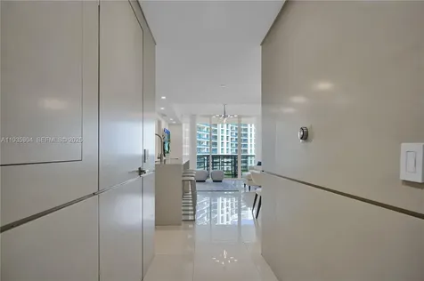 5875 Collins Avenue Miami Beach FL 33140
