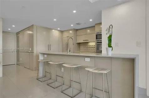 5875 Collins Avenue Miami Beach FL 33140