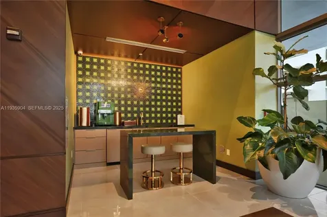 5875 Collins Avenue Miami Beach FL 33140