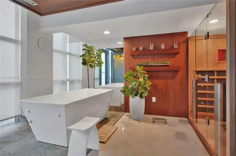 5875 Collins Avenue Miami Beach FL 33140