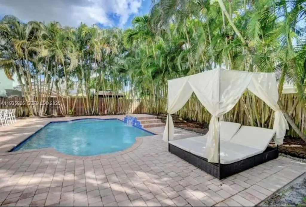 12980 Blue Lake Drive Wellington FL 33414
