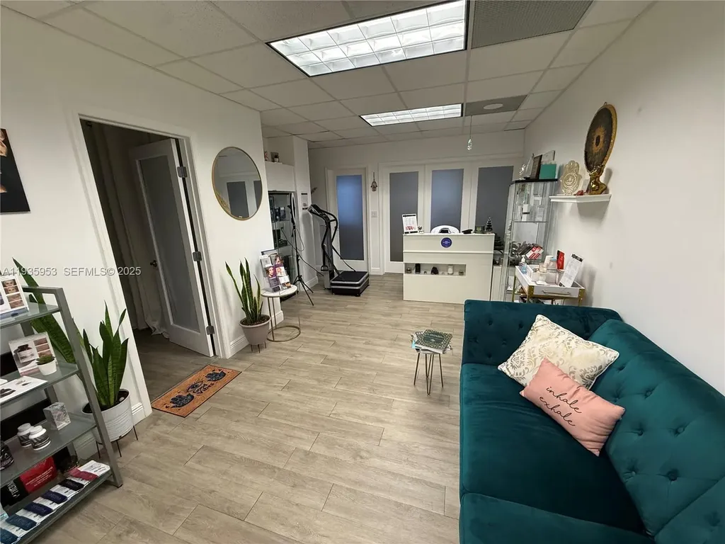 717 Ponce De Leon Boulevard Coral Gables FL 33134