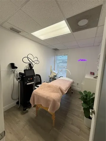 717 Ponce De Leon Boulevard Coral Gables FL 33134
