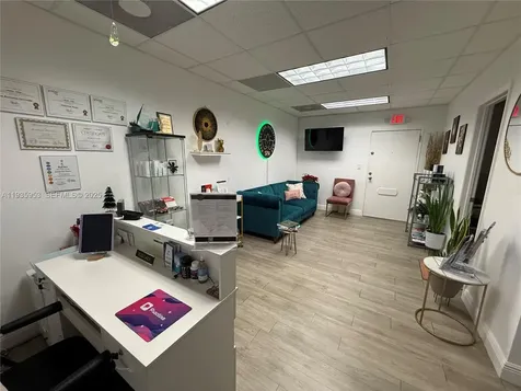 717 Ponce De Leon Boulevard Coral Gables FL 33134