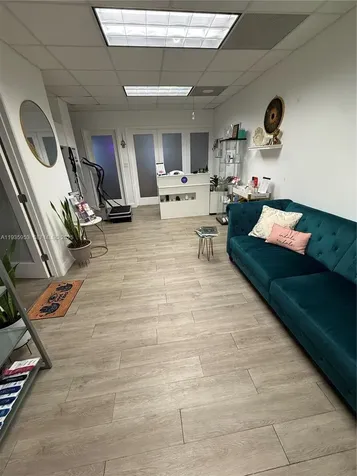 717 Ponce De Leon Boulevard Coral Gables FL 33134