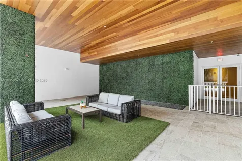 1010 SW 2nd Avenue Miami FL 33130