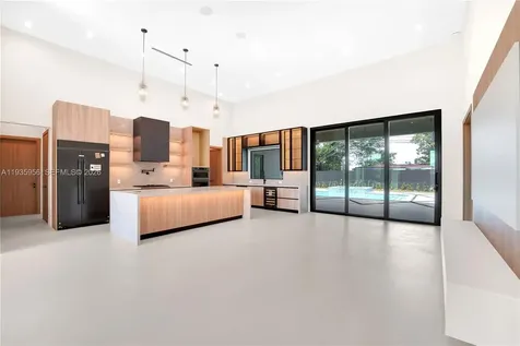 1130 SW 86th Court Miami FL 33144