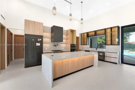 1130 SW 86th Court Miami FL 33144