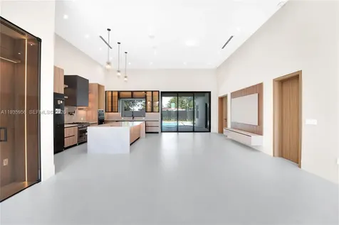 1130 SW 86th Court Miami FL 33144