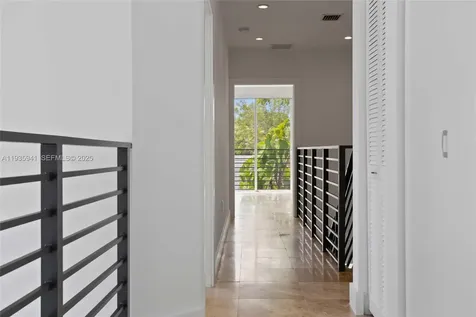 7004 NE 5th Avenue Miami FL 33138