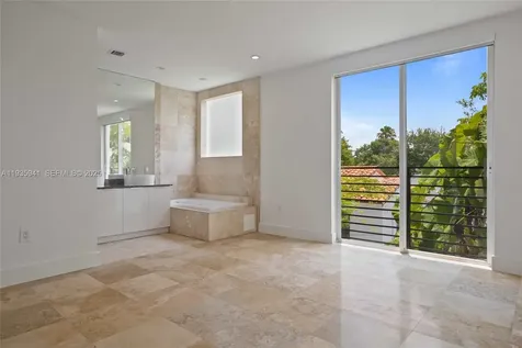 7004 NE 5th Avenue Miami FL 33138
