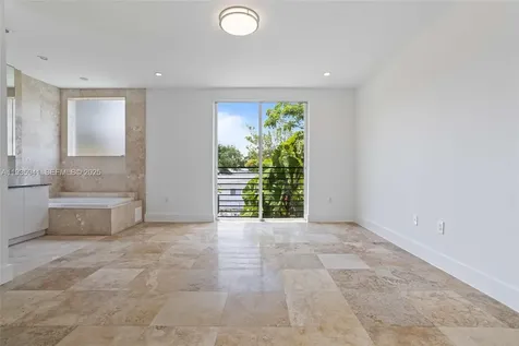 7004 NE 5th Avenue Miami FL 33138