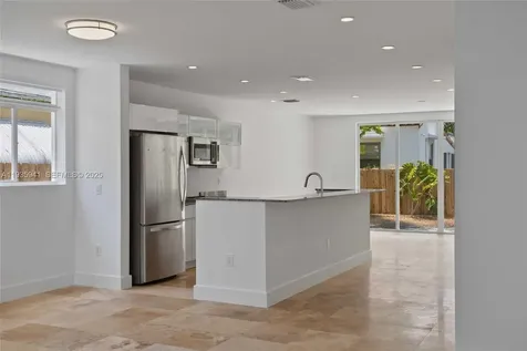 7004 NE 5th Avenue Miami FL 33138