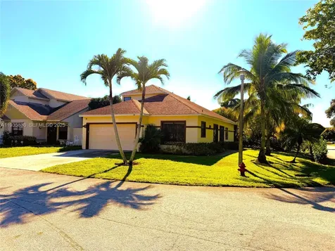 97 Azalea Circle Boynton Beach FL 33436