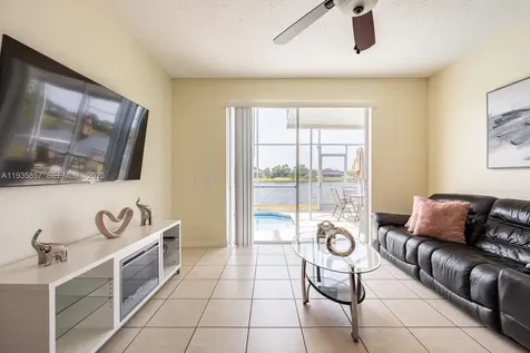 2139 Mallard Creek Circle Kissimmee FL 34743