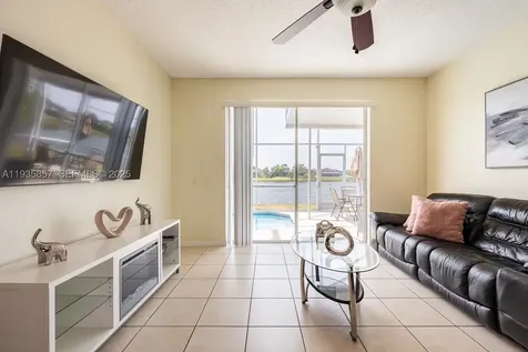 2139 Mallard Creek Circle Kissimmee FL 34743