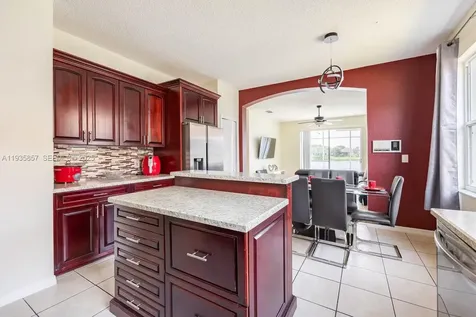2139 Mallard Creek Circle Kissimmee FL 34743
