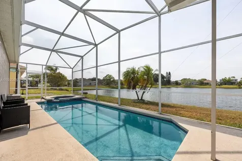 2139 Mallard Creek Circle Kissimmee FL 34743