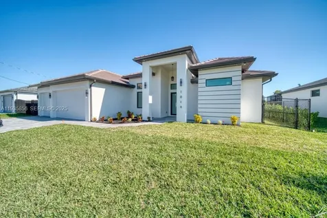 1019 SW 8th Court Cape Coral FL 33991