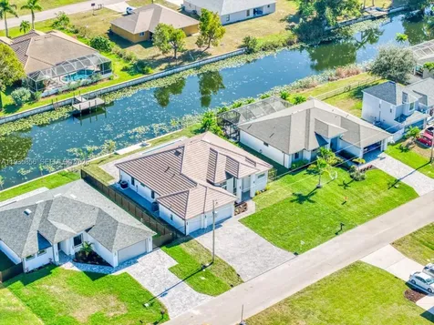 1019 SW 8th Court Cape Coral FL 33991