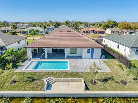 1019 SW 8th Court Cape Coral FL 33991