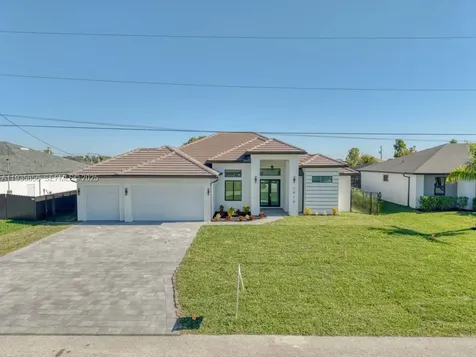 1019 SW 8th Court Cape Coral FL 33991