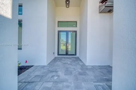 1019 SW 8th Court Cape Coral FL 33991