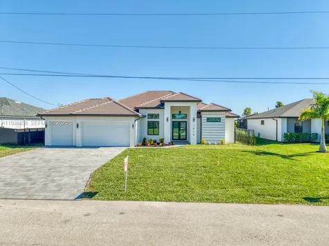 1019 SW 8th Court Cape Coral FL 33991