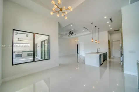 1019 SW 8th Court Cape Coral FL 33991