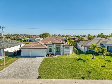 1019 SW 8th Court Cape Coral FL 33991