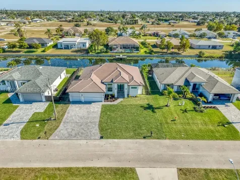 1019 SW 8th Court Cape Coral FL 33991