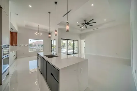 1019 SW 8th Court Cape Coral FL 33991