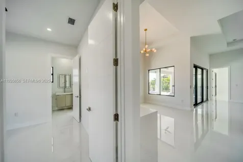 1019 SW 8th Court Cape Coral FL 33991