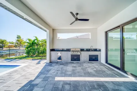 1019 SW 8th Court Cape Coral FL 33991