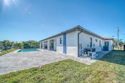 1019 SW 8th Court Cape Coral FL 33991