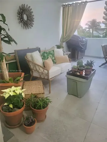 5880 Collins Avenue Miami Beach FL 33140