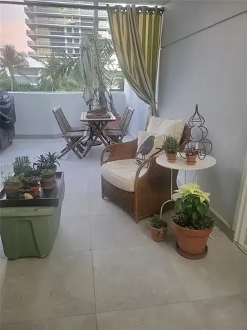 5880 Collins Avenue Miami Beach FL 33140