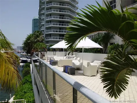 5880 Collins Avenue Miami Beach FL 33140