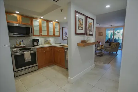 5880 Collins Avenue Miami Beach FL 33140