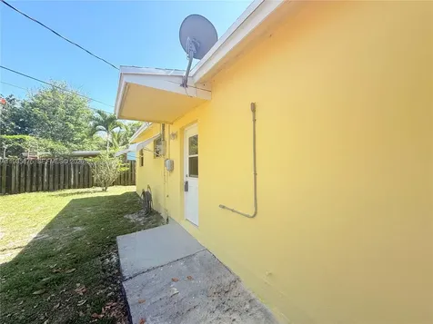 1311 N 69th Avenue Hollywood FL 33024