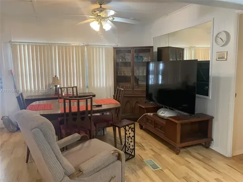 1911 SW 87th Avenue Davie FL 33324