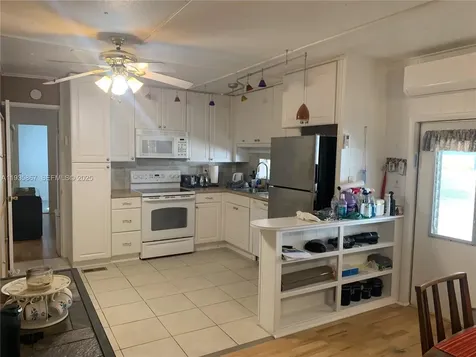 1911 SW 87th Avenue Davie FL 33324