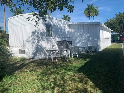 1911 SW 87th Avenue Davie FL 33324