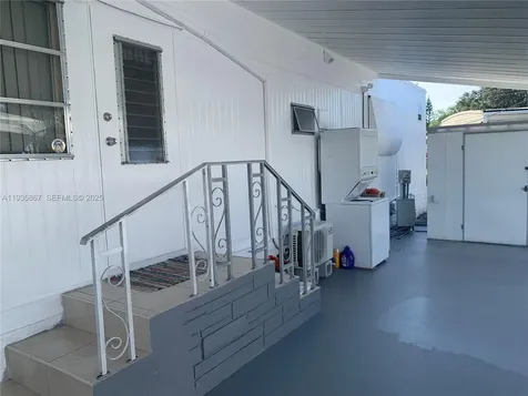 1911 SW 87th Avenue Davie FL 33324