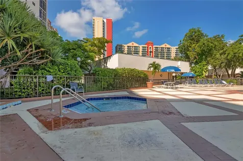 16909 N Bay Road Sunny Isles Beach FL 33160